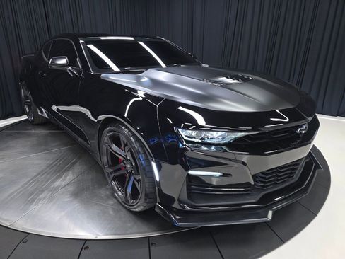 Used 2022 Chevrolet Camaro SS RWD image 5