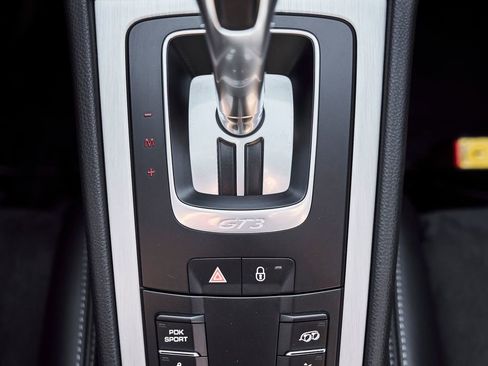 Used 2018 Porsche 911 GT3 w/ Sport Chrono Package RWD image 59