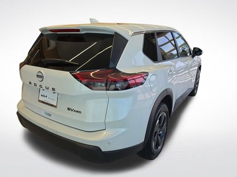Used 2024 Nissan Rogue SV AWD/4WD image 6