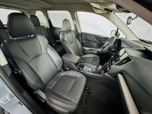 Used 2024 Subaru Forester Limited image 31