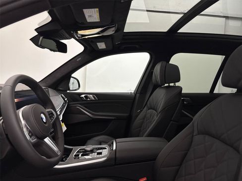New 2026 BMW X5 xDrive40i w/ M Sport Package AWD/4WD image 24