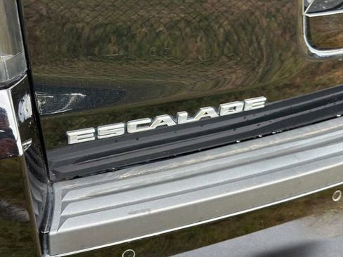 Used 2019 Cadillac Escalade Platinum w/ Escalade Sport Edition AWD/4WD image 10