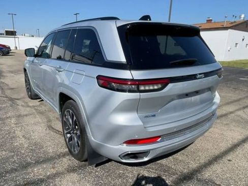 Used 2022 Jeep Grand Cherokee Overland w/ Advanced Protech Group III image 8