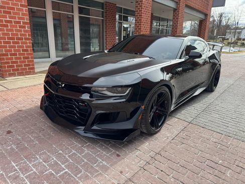 Used 2021 Chevrolet Camaro ZL1 image 3