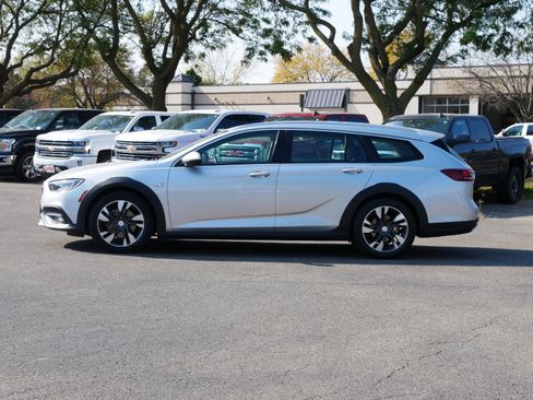 Used 2018 Buick Regal Preferred w/ Sights and Sounds Package image 4