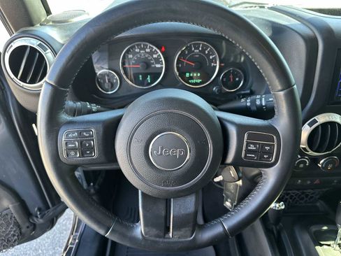 Used 2017 Jeep Wrangler Unlimited Sahara w/ Connectivity Group image 20