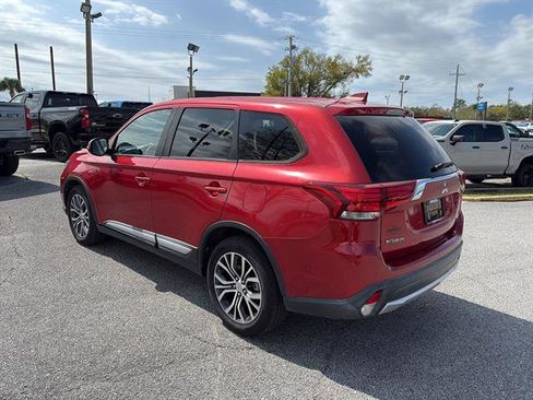 Used 2018 Mitsubishi Outlander SE AWD/4WD image 5