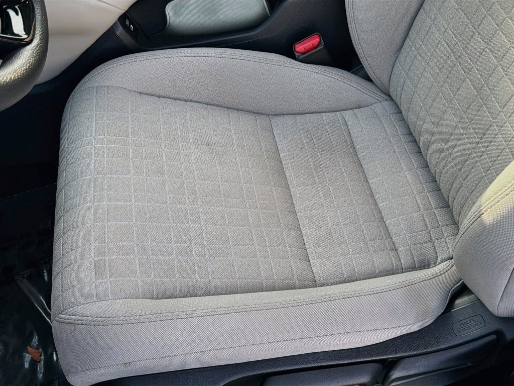 Certified 2025 Honda HR-V LX image 17