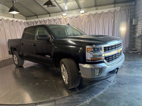 Used 2018 Chevrolet Silverado 1500 LT w/ Texas Edition image 3