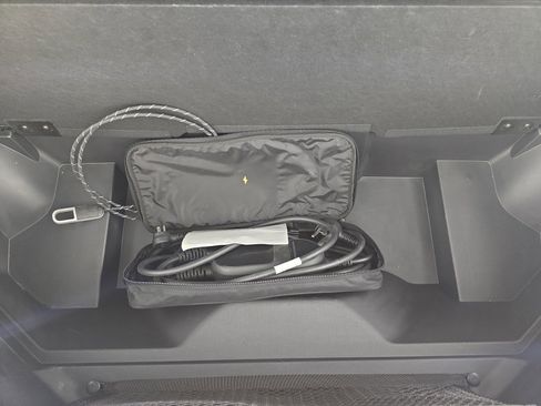 Used 2022 Rivian R1T Launch Edition image 14