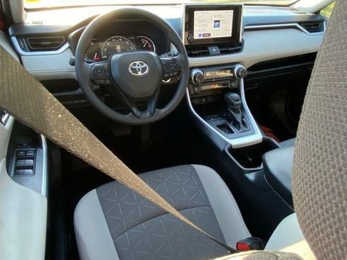 Used 2025 Toyota RAV4 XLE w/ Convenience Package image 25