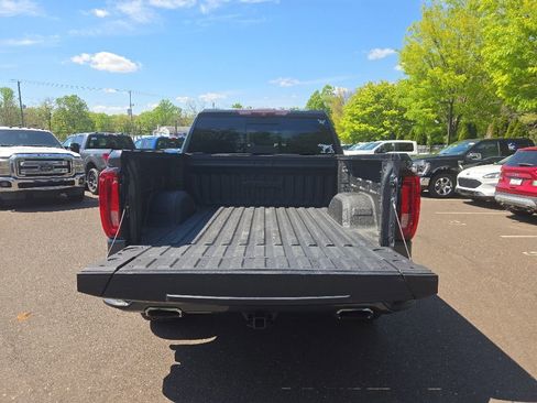 Used 2021 GMC Sierra 1500 AT4 w/ AT4 Premium Package AWD/4WD image 8