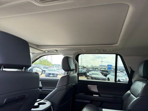 Used 2025 Ford Expedition Active AWD/4WD image 28