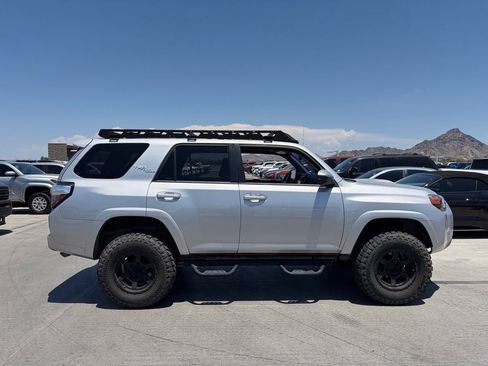 Used 2021 Toyota 4Runner TRD Off-Road AWD/4WD image 3