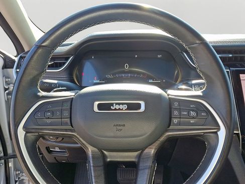 Used 2022 Jeep Grand Cherokee Limited AWD/4WD image 20