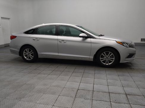 Used 2017 Hyundai Sonata SE FWD image 11