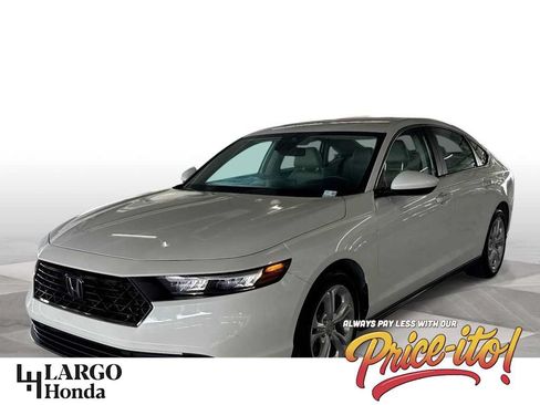 Used 2025 Honda Accord LX image 1