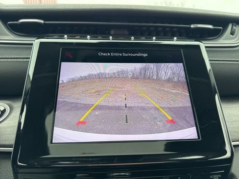 Used 2022 Jeep Grand Cherokee Limited image 32