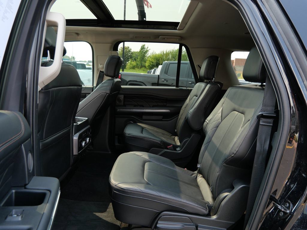 Used 2021 Ford Expedition Max Platinum AWD/4WD image 24