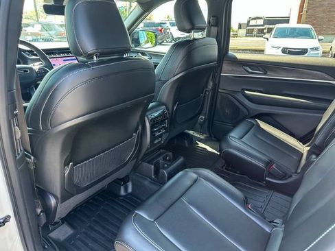 Used 2025 Jeep Grand Cherokee L Limited AWD/4WD image 21