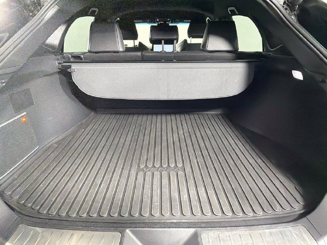 Used 2024 Toyota Venza XLE AWD/4WD image 32