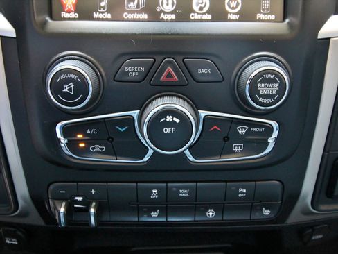 Used 2014 RAM 2500 Power Wagon w/ Luxury Group AWD/4WD image 33
