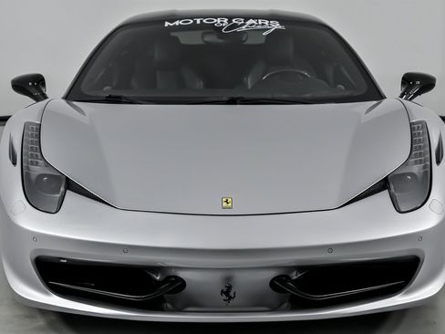 Used 2010 Ferrari 458 Italia image 5