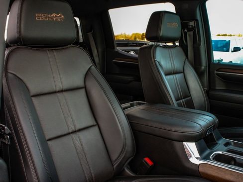 Used 2023 Chevrolet Silverado 1500 High Country w/ High Country Premium Package image 38