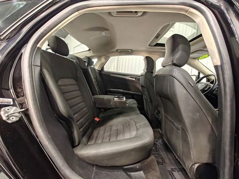 Used 2019 Ford Fusion SE image 21