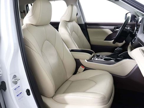 Used 2022 Toyota Highlander Limited image 34