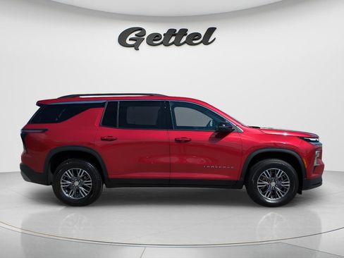 Used 2026 Chevrolet Traverse LT w/ Driver Confidence Package FWD image 4