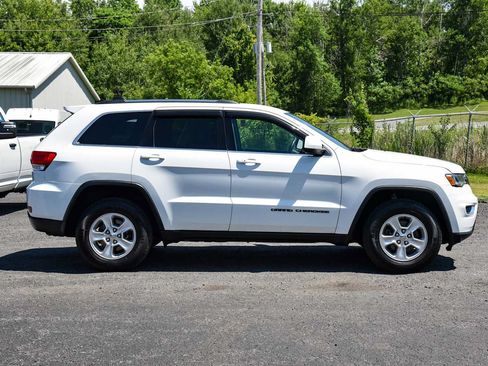 Certified 2017 Jeep Grand Cherokee Laredo w/ Quick Order Package 23E AWD/4WD image 2