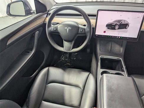 Used 2023 Tesla Model Y Long Range image 7