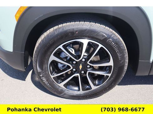 Certified 2025 Chevrolet TrailBlazer LT w/ Convenience Package FWD image 30