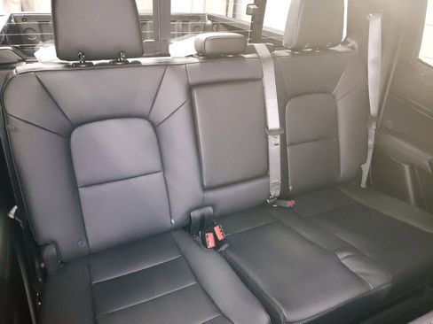 New 2026 GMC Canyon Elevation w/ Convenience Package image 11