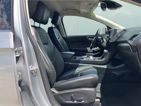 Used 2024 Ford Edge Titanium image 30