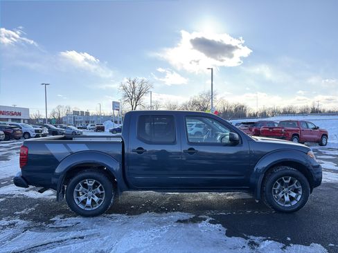 Certified 2021 Nissan Frontier SV image 4