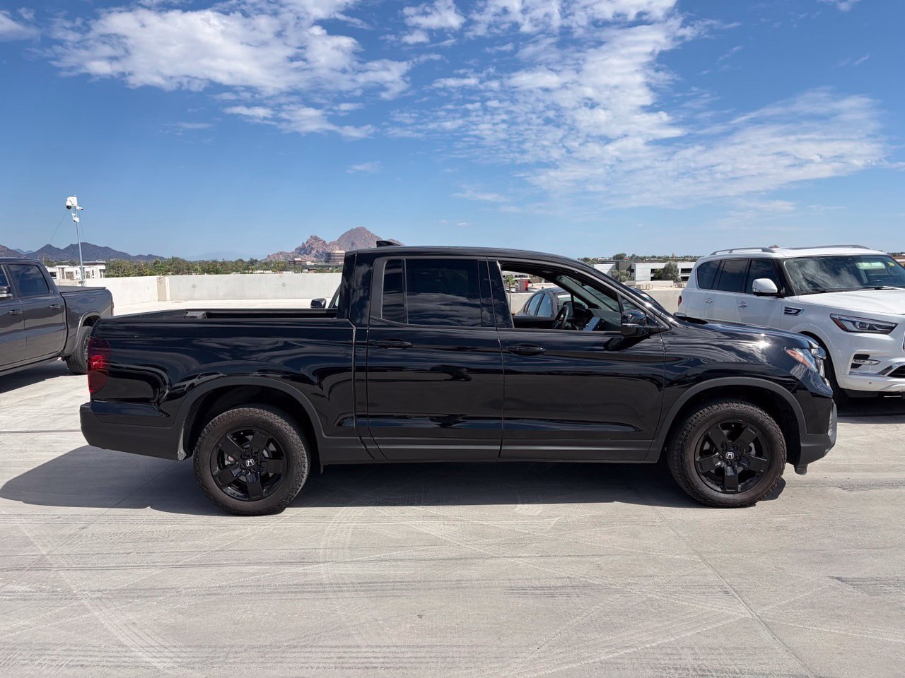 Used 2025 Honda Ridgeline Black Edition image 3