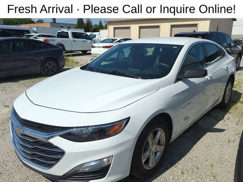 Used 2024 Chevrolet Malibu LS FWD image 2