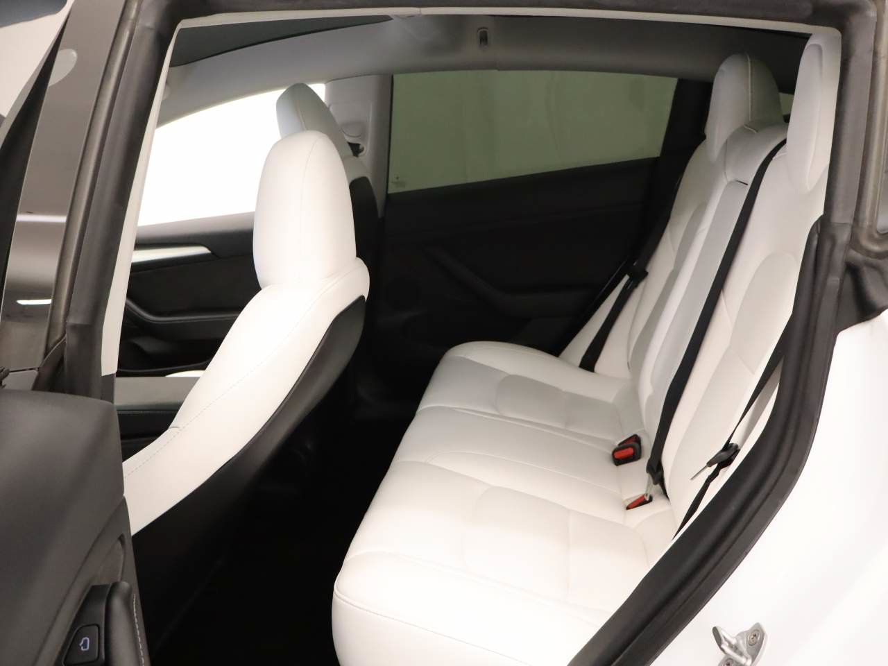 Used 2023 Tesla Model 3 Standard Range RWD image 16