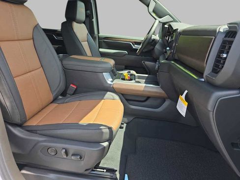 New 2026 Chevrolet Silverado 2500 High Country w/ High Country Premium Package AWD/4WD image 9