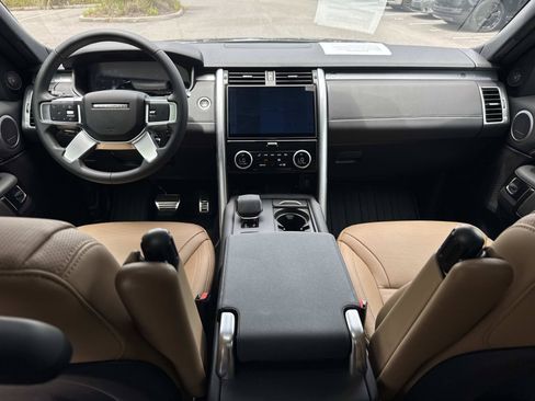 Certified 2026 Land Rover Discovery Limited Edition AWD/4WD image 16