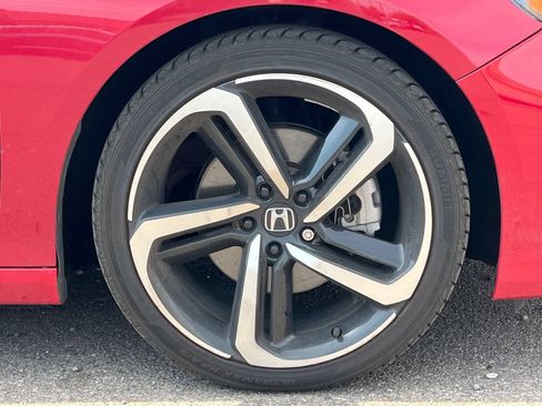 Used 2018 Honda Accord Sport image 8