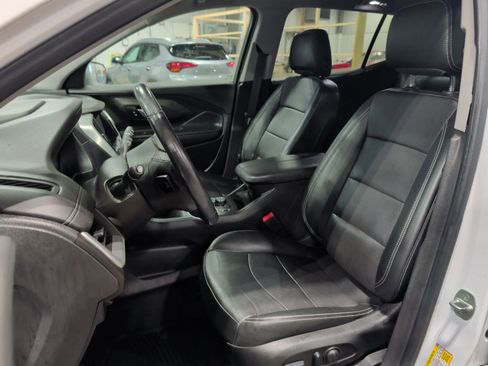 Used 2022 GMC Terrain SLT w/ Tech Package image 7