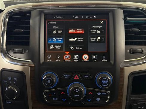 Used 2016 RAM 2500 Laramie w/ Convenience Group AWD/4WD image 20