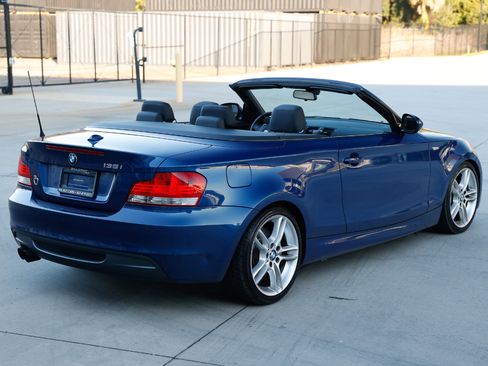 Used 2011 BMW 135i Convertible w/ Premium Pkg image 11