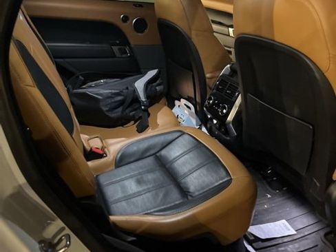 Used 2018 Land Rover Range Rover Sport HSE Dynamic image 17