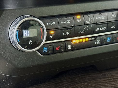 Used 2020 Ford Expedition Max Limited image 21