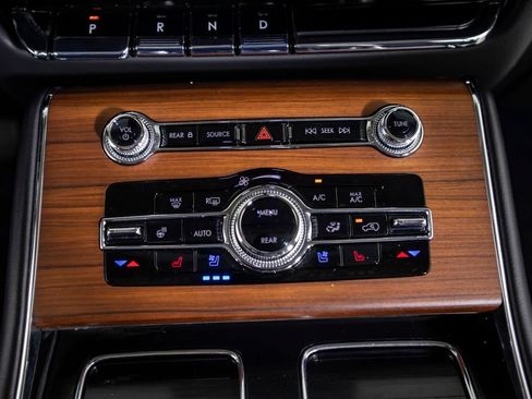 Used 2024 Lincoln Aviator Reserve w/ Equipment Group 201A AWD/4WD image 35