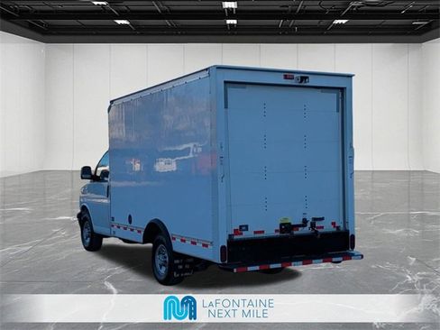 Used 2022 Chevrolet Express 3500 w/ Power Convenience Package image 3